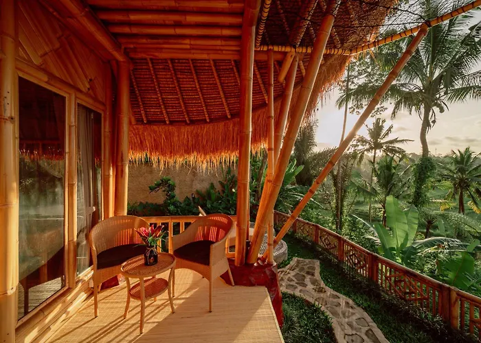 ゲストハウス Bambu Teras Viewpoint Karangasem