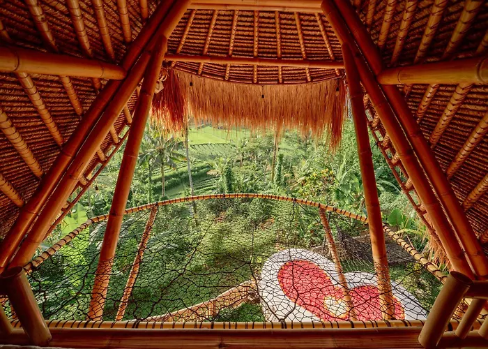 Bambu Teras Viewpoint Karangasem